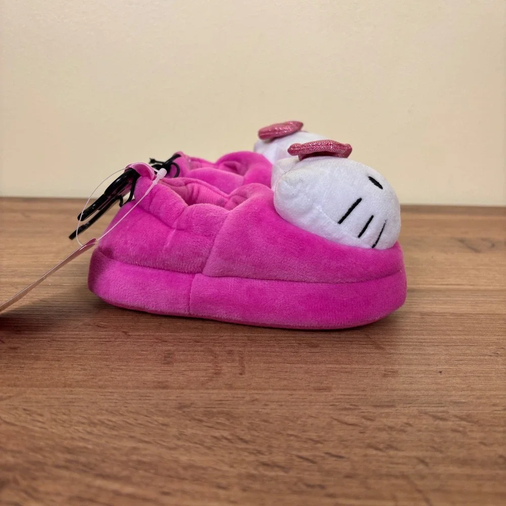 NEW SANRIO HELLO KITTY 3D Plush Slippers Pink Kids Size 5-6 Loungewear Comfort